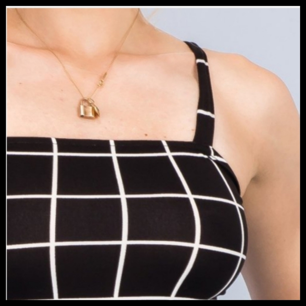 Grid Pattern Jumper - Picture 2 of 3